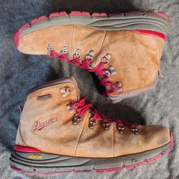 Danner Hiking Boots Mens Size 9.5 Brown Red Mountain 600 4.5\